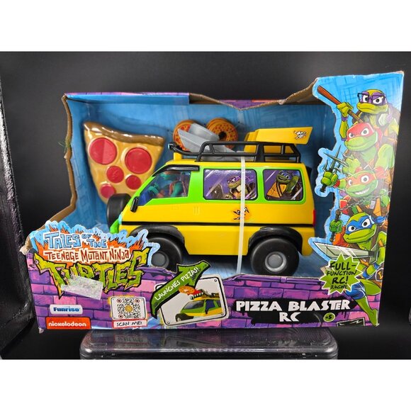 Teenage Mutant Ninja Turtles RC Pizza Blaster Car with Pizza Launcher Controller - Picture 1 of 12
